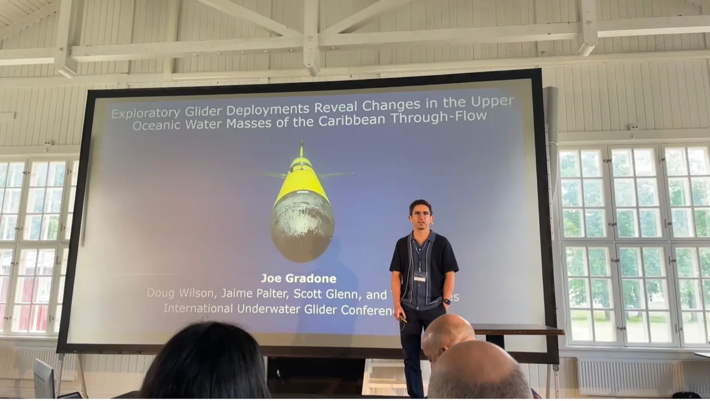 Joe Gradone presenting at the International Underwater Glider Conference.