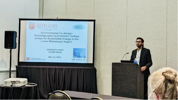 Eshwanth presenting his research findings at the Renewables and Water session in EWRI Congress 2024.