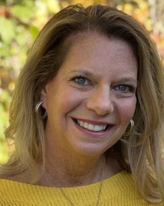 Headshot of Polly Policasto